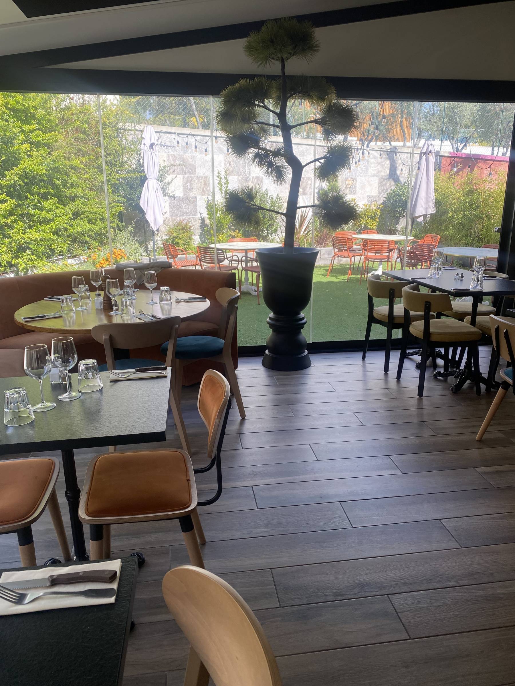 Privatisation de restaurant pour Événements Professionnels avec formule du midi à Marseille